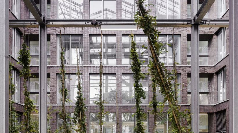 Article of the week: Vertical Garden and Roof Greenhouse. Kuehn Malvezzi: - Administrative Building, Oberhausen