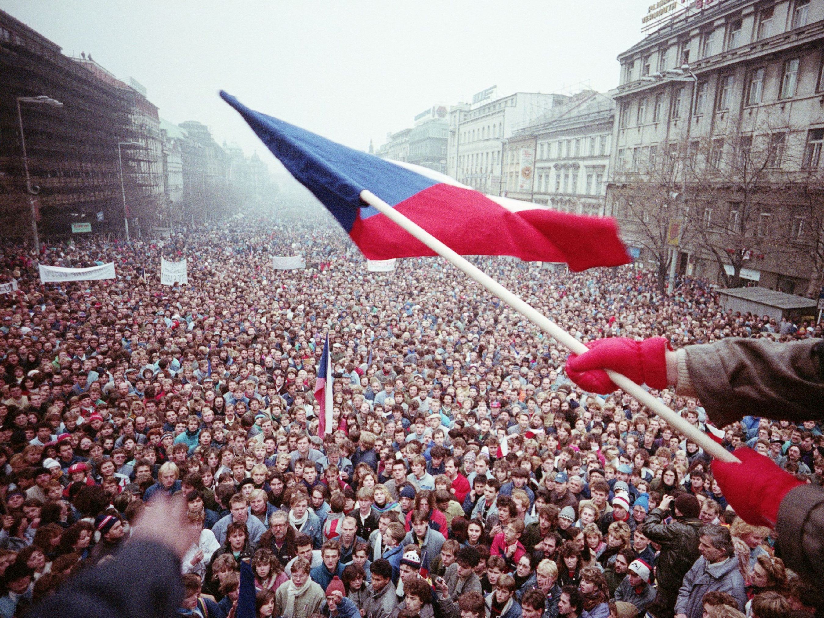 Политическая революция в европе. Революция в Чехословакии 1989. Революции 1989 в Восточной Европе. Бархатная революция в Чехословакии. Югославия революция 1989.