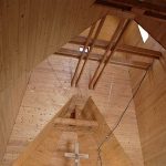 Articolul săptămânii: Abruptarhitectura: O biserică şi clopotniţa ei