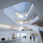 Articolul săptămânii: Școala poroasă. Steven Holl Architects: Clădirea pentru arte vizuale, Universitatea din Iowa