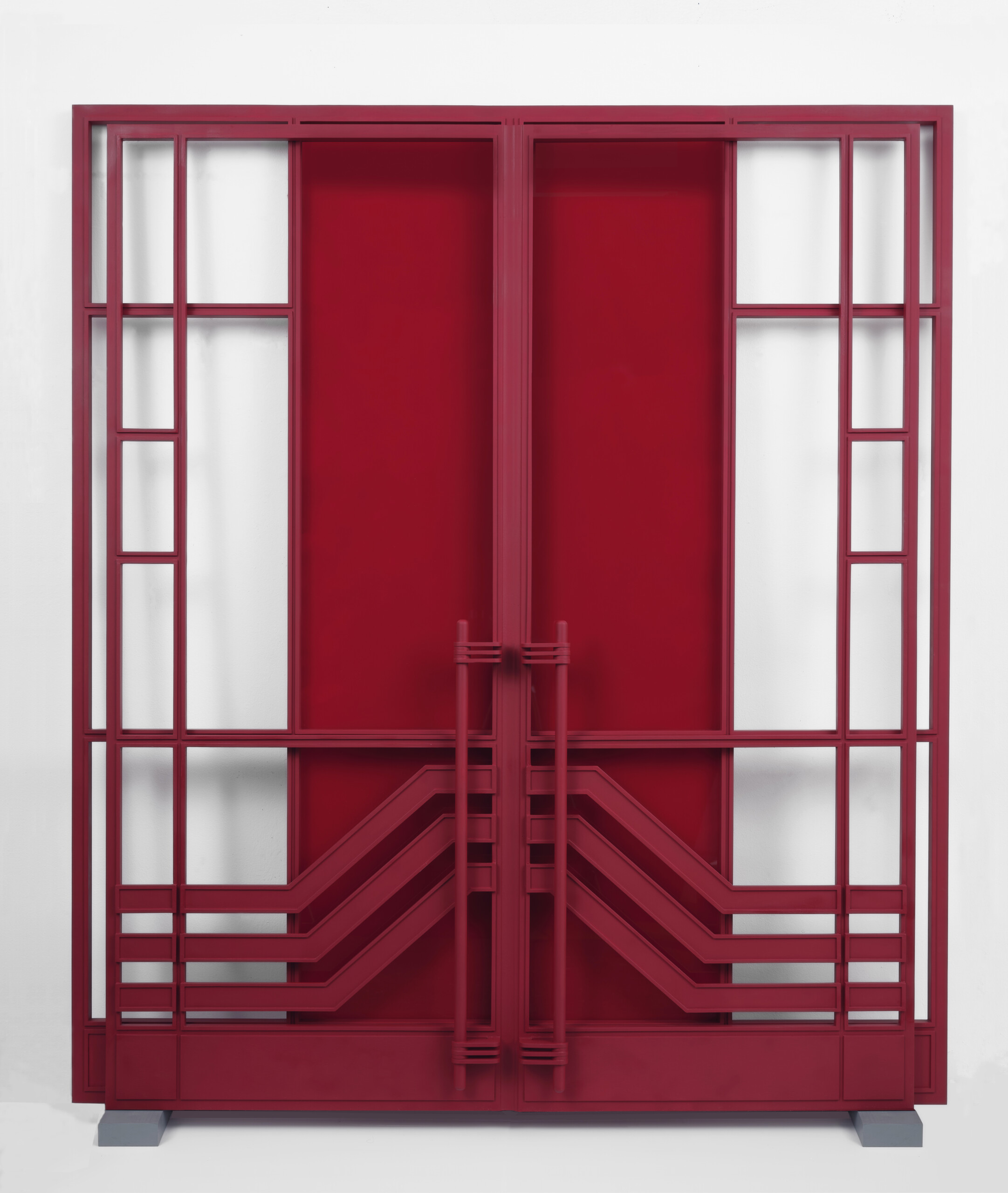 Red portail, 2022, wood, plexiglass, acrylic. Courtesy Arantxa Etcheverria