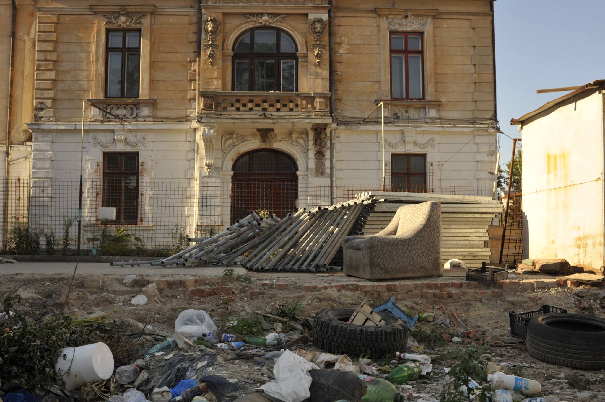 Casa de pe Strada Berzei nr. 81 demolată în iunie 2011 încă mai figurează pe lista monumentelor istorice