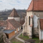 Gesturi mici / Acțiuni modeste, impact mare. Modul 28: Restaurarea și refuncționalizarea anexelor ansamblului bisericii fortificate din Curciu