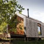 Zeppelin #176: „Case pe pământ”. Sumar