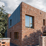 Zeppelin #176: „Case pe pământ”. Sumar