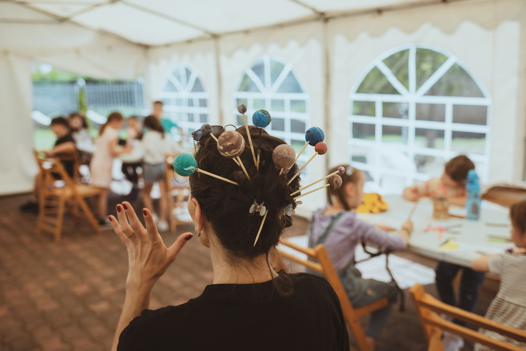 Adina Soare, fata cu planete în păr foto @Ioana Cîrlig (2)