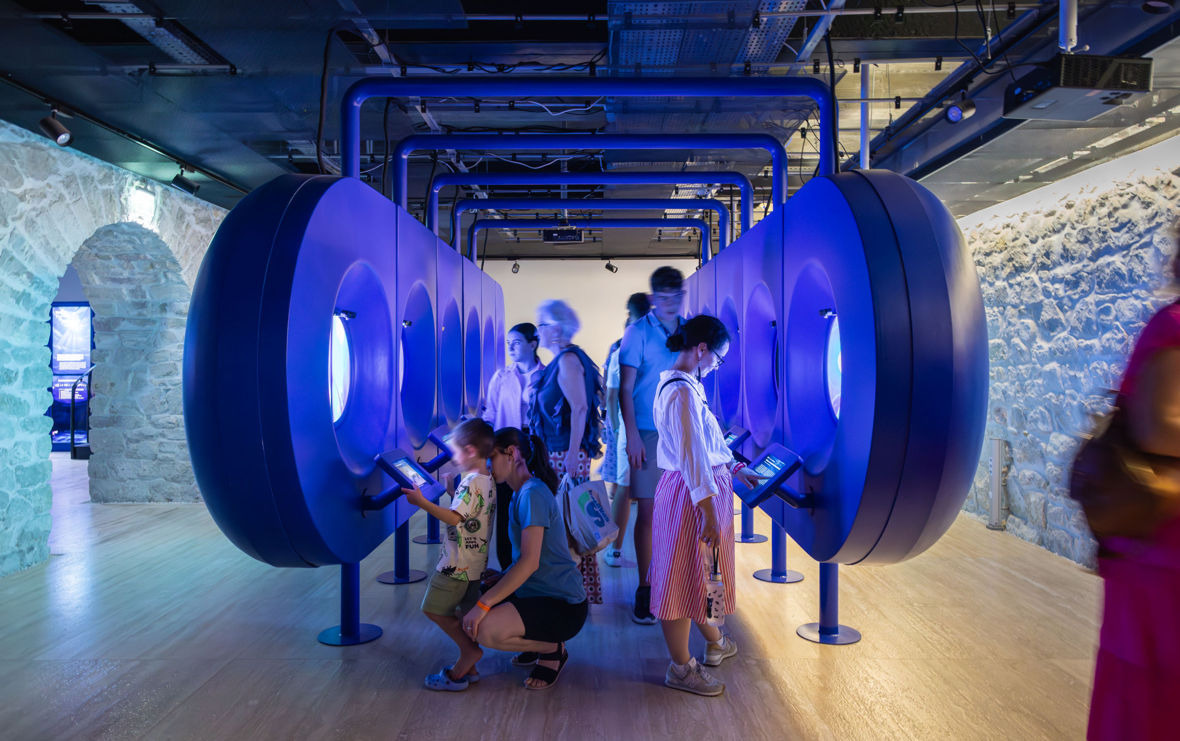 05_AB__subsol – Povesti din adancurile Marii Negre – Instalatie Multimodala Submarinul Argo interior